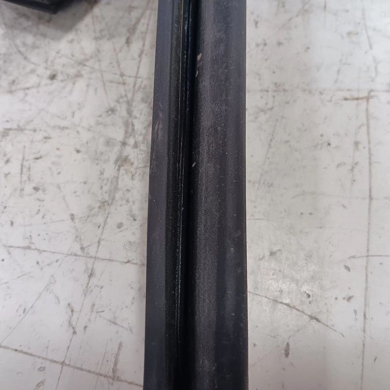 Subaru Forester Door Glass Window Seal Rubber Left Rear Back  2016 201