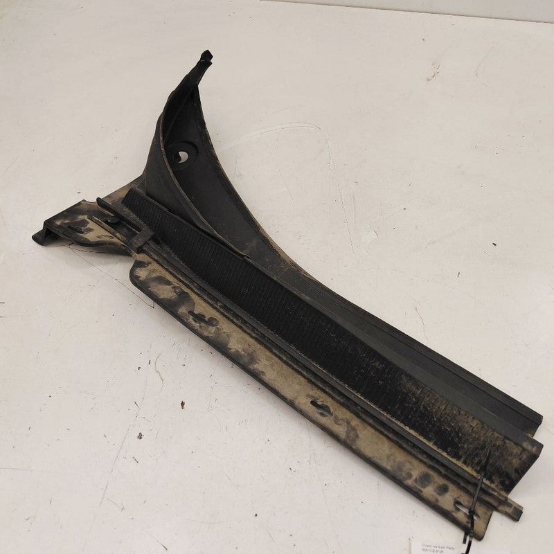 Chevy Volt Windshield Cowl Vent Panel Trim Cover Right Passenger  2019