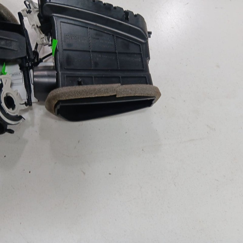 Jeep Cherokee Dash Air Vent Center Middle  2015 2016 2017