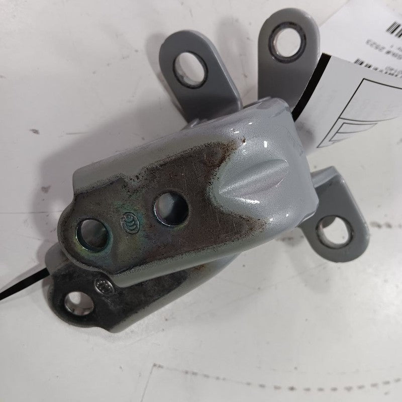 Kia Sportage Door Hinge Set Right Front Passenger  2022 2021 2020 2019