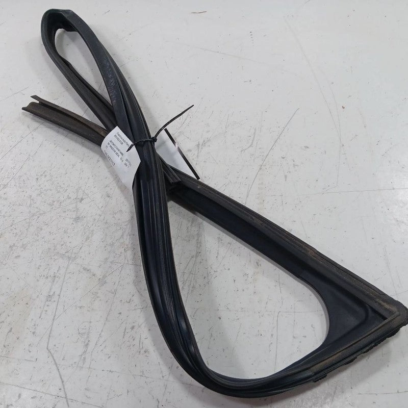 Mazda CX-3 Door Glass Window Seal Rubber Right Passenger Front  2016 2