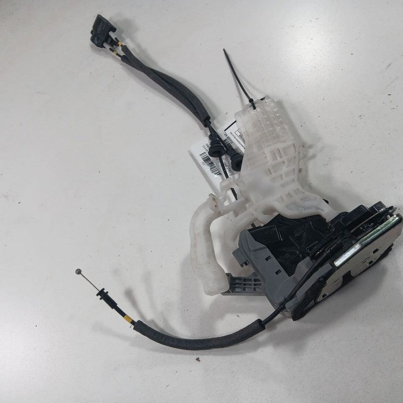 Kia Sorento Door Latch Lock Right Passenger Rear  2018 2017 2016