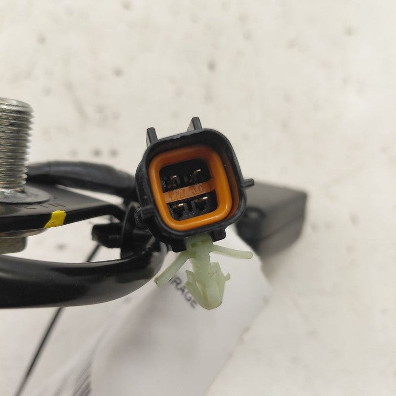 Driver Left Front Seat Belt Buckle Latch Fits 14-15 17-24 Mitsubishi M