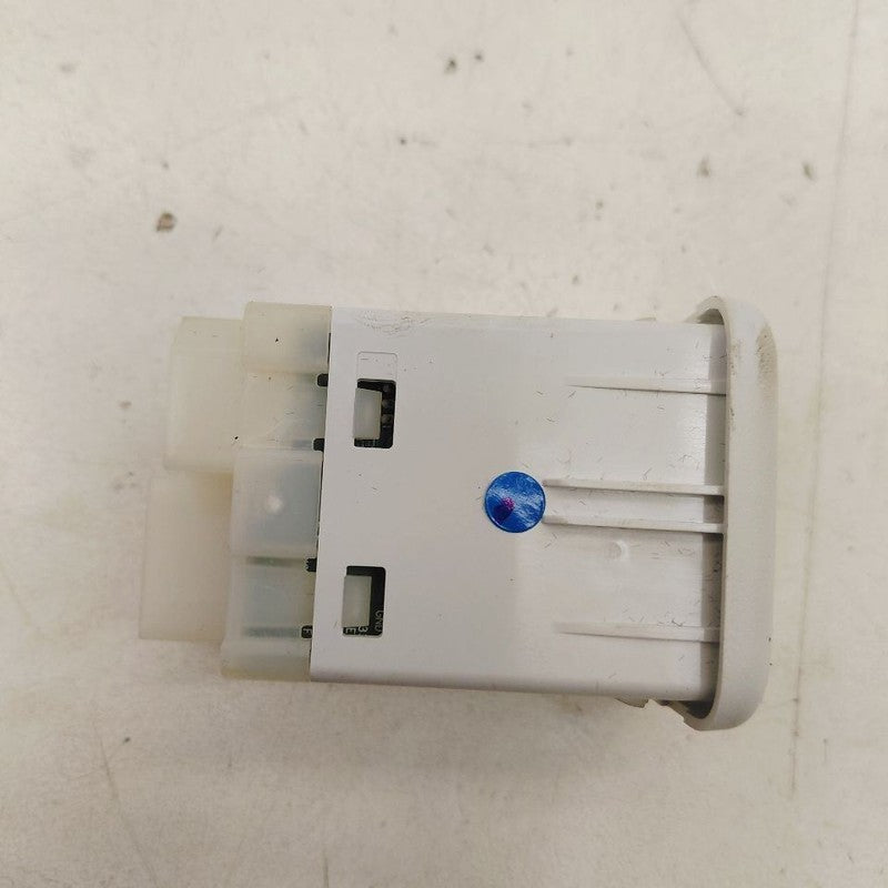 Cadillac XTS USB Plug In Hub Port      2016 2017 2018