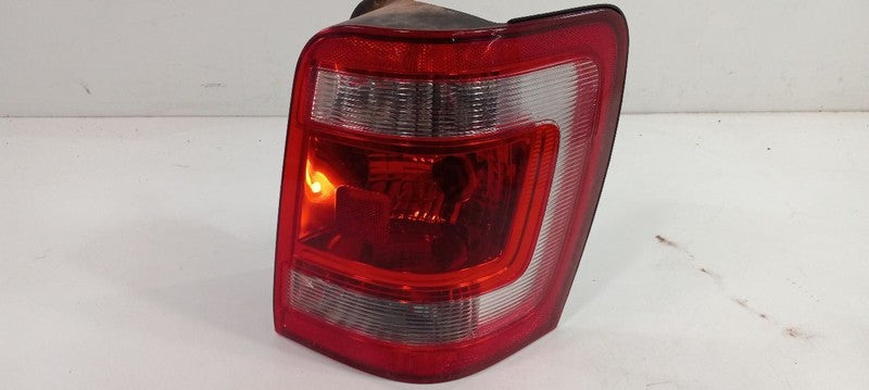 8L8Z13404A Passenger Right Tail Light Fits 08-12 Ford Escape