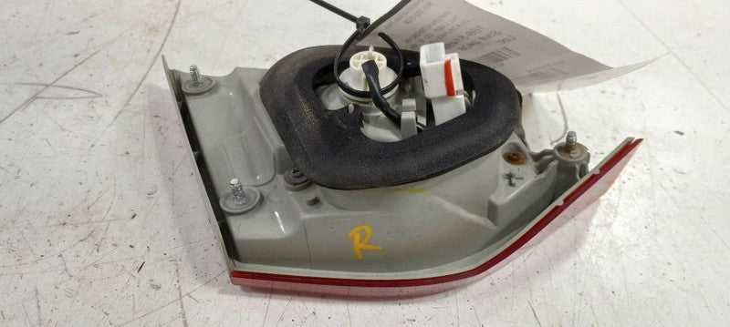 924033Q000 Passenger Right Tail Light Brake VIN B 8th Digit Lid Mounted Fits 11-14 SONATA