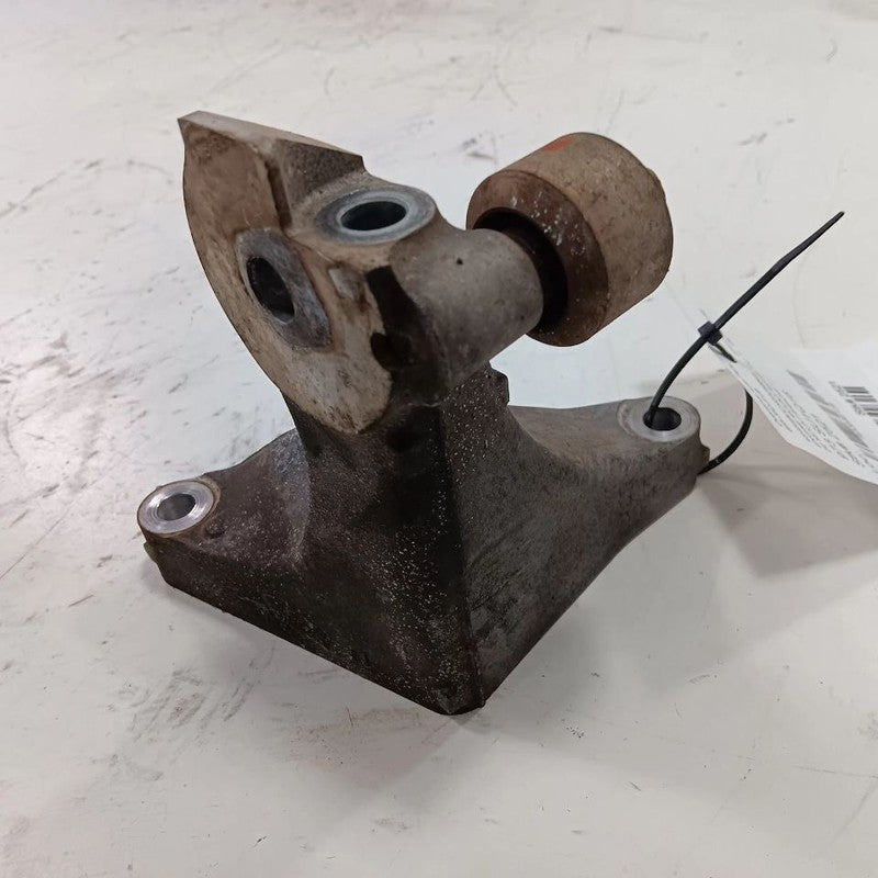 Subaru Outback Legacy Engine Motor Mount Bracket Right Passenger  2018