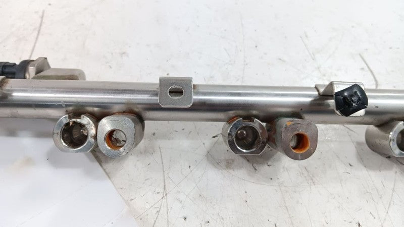 Kia Forte Fuel Rail Injection Injector Mount Bar 2016 2015 2014 OEM