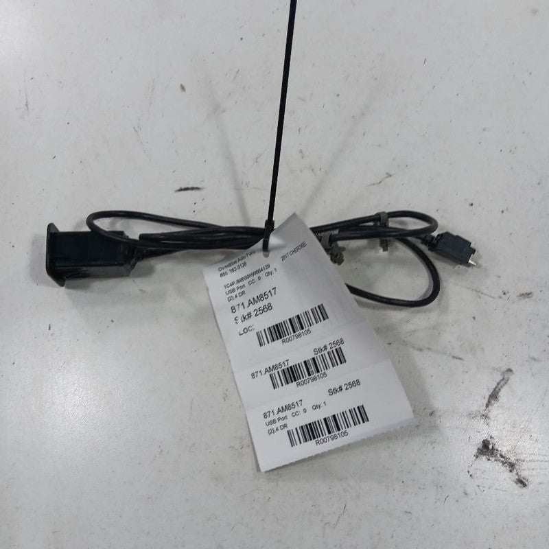 Jeep Cherokee USB Plug In Hub Port  2015 2016 2017 OEM