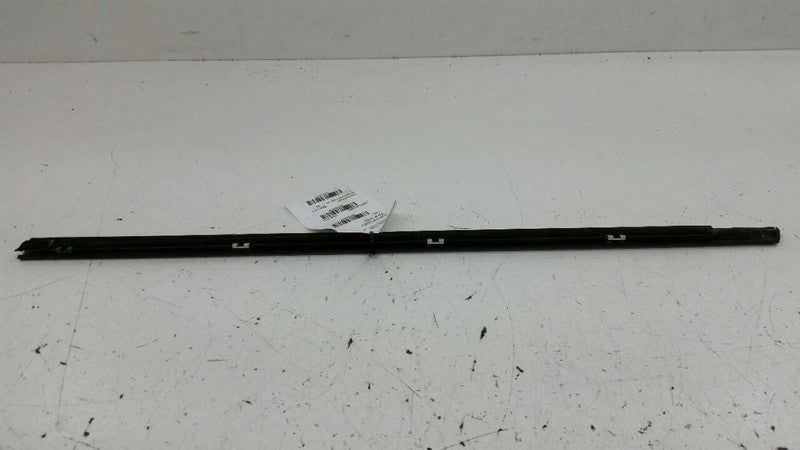 2003 Nissan Maxima Door Glass Window Weather Strip Trim Front Right Passenger Si