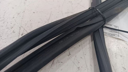 Honda Civic Door Glass Window Seal Rubber Right Passenger Front  2016 