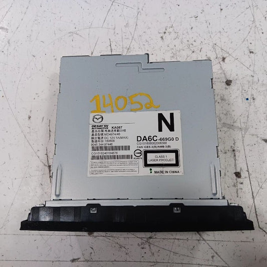 Audio Equipment Radio CD Player 6 Speaker System Fits 16-19 MAZDA CX-3