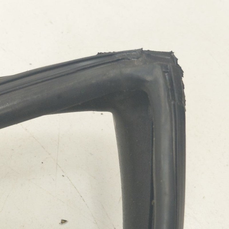 Kia Sportage Door Glass Window Seal Rubber Right Passenger Rear Back  