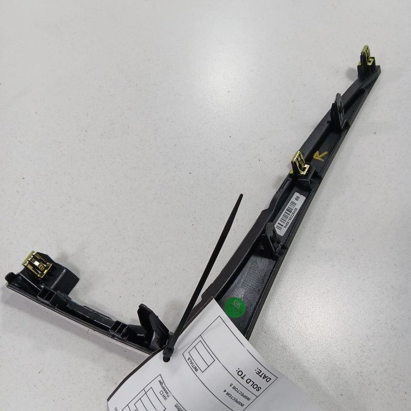 Buick Encore Passenger Right Side Dash Bezel Trim 2019 2018 2017 OEM