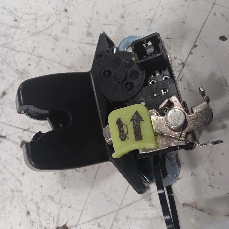 Hyundai Elantra Trunk Latch  2017 2018 2019 2020 OEM