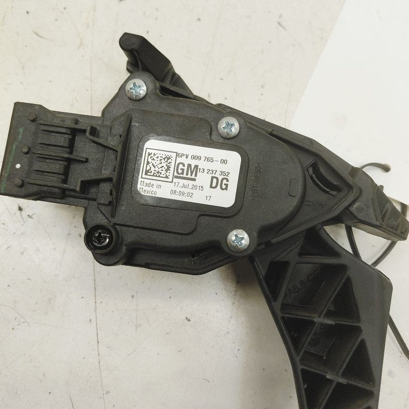 Cadillac XTS Gas Pedal      2016 2017 2018