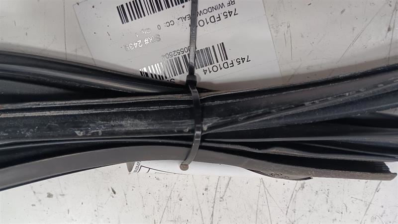 Ford Taurus Door Glass Window Seal Rubber Right Passenger Front  2013 