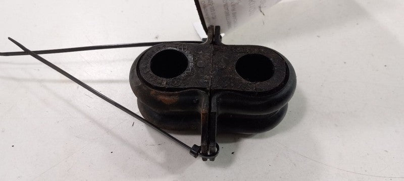 Kia Soul Sway Bar Bushing Mounting Bracket 2010 2011 2012 2013 OEM