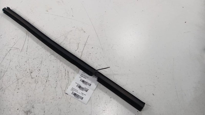 Ford Taurus Right Rear Weather Strip Interior  2013 2014 2015 2016 OEM