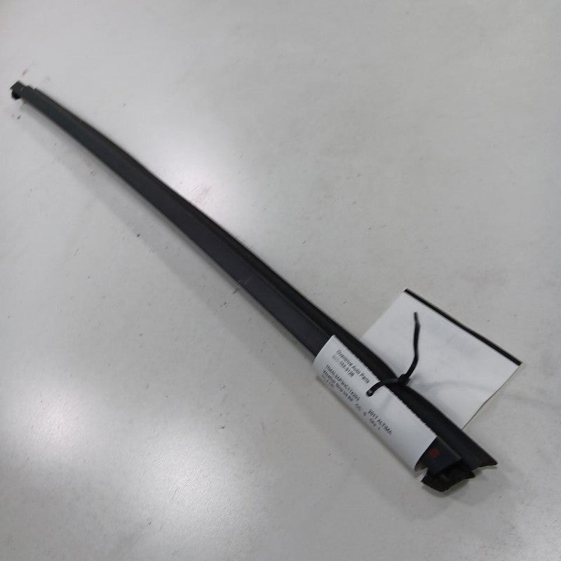 Nissan Altima Right Front Weather Strip Interior  2017 2016