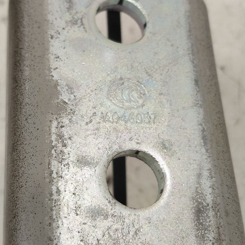 Hyundai Kona Door Hinge Set Right Front Passenger  2021 2020 2019