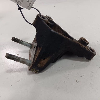 Hyundai Accent Engine Motor Mount Bracket Right Passenger  2017 2016 2