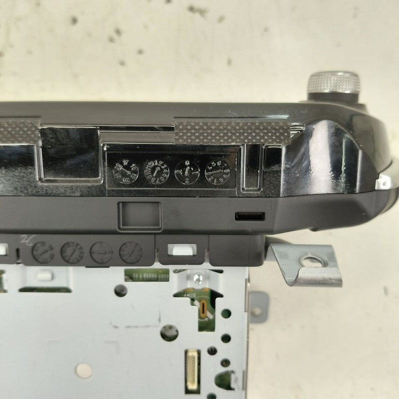 Audio Equipment Radio US Market Display and Receiver 19-20 Hyundai San