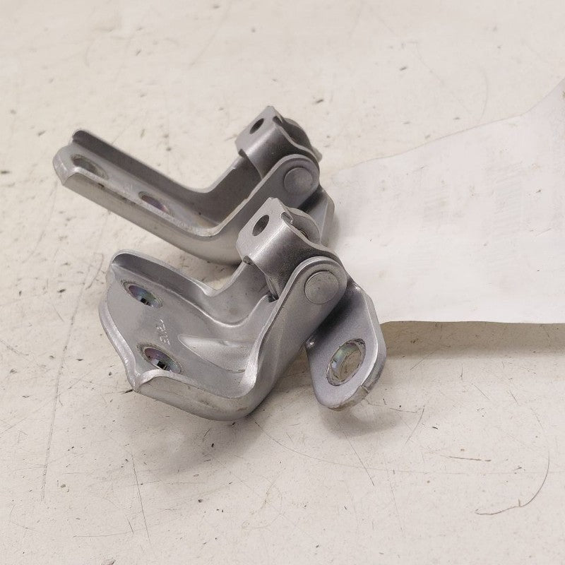 Kia Sorento Door Hinge Set Left Driver Rear  2018 2017 2016
