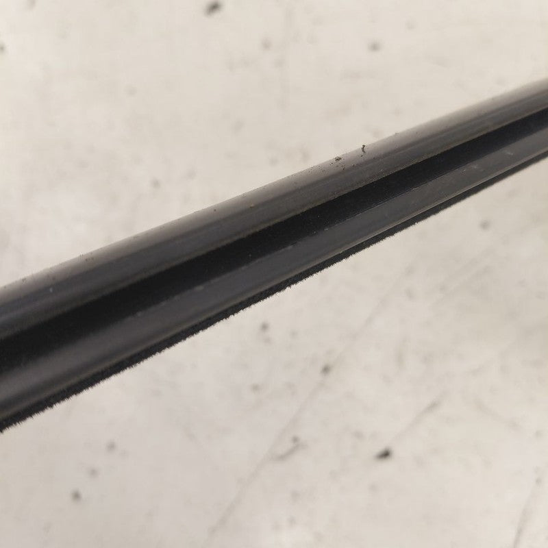 Mitsubishi Outlander Door Glass Window Weather Strip Front Right Passe