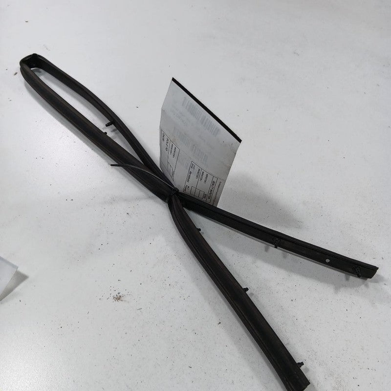 Nissan Altima Cowl Vent Panel Hood Rubber Seal  2017 2016 OEM