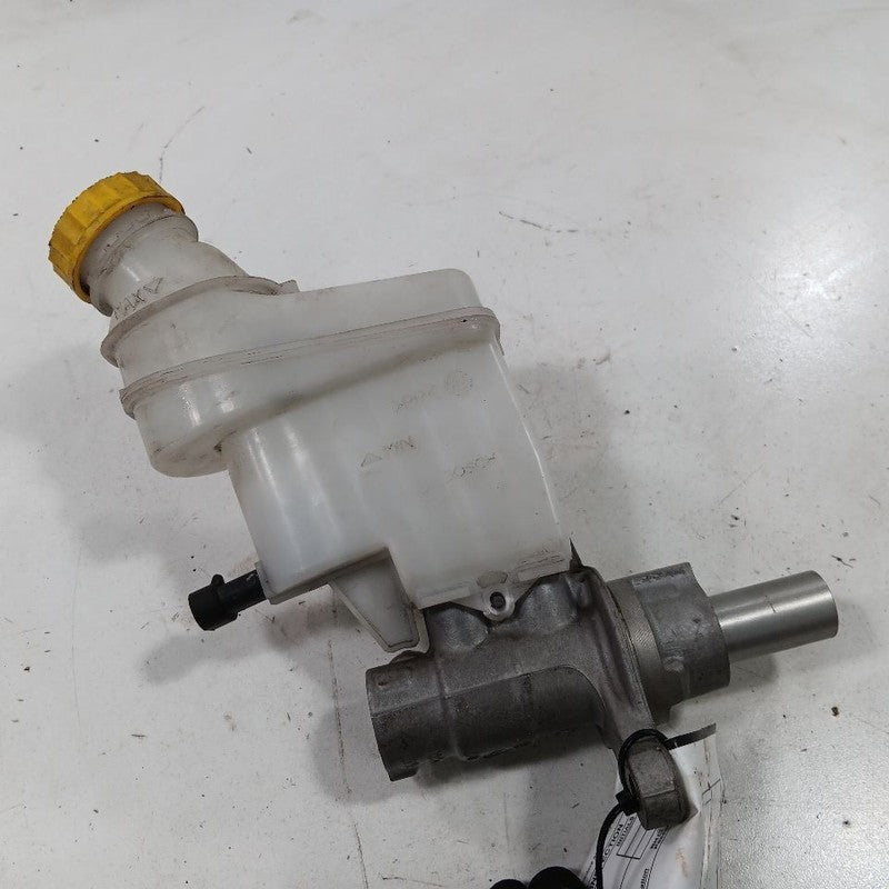 Brake Master Cylinder Fits 15-18 RENEGADE OEM