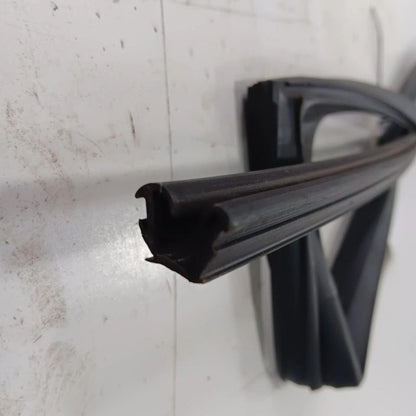 Nissan LEAF Door Glass Window Seal Rubber Left Rear Back  2013 2014 20