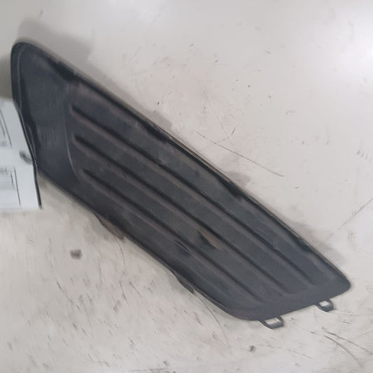 Ford Focus Front Bumper Fog Light Insert Trim Bezel Right Passenger Side  2018 