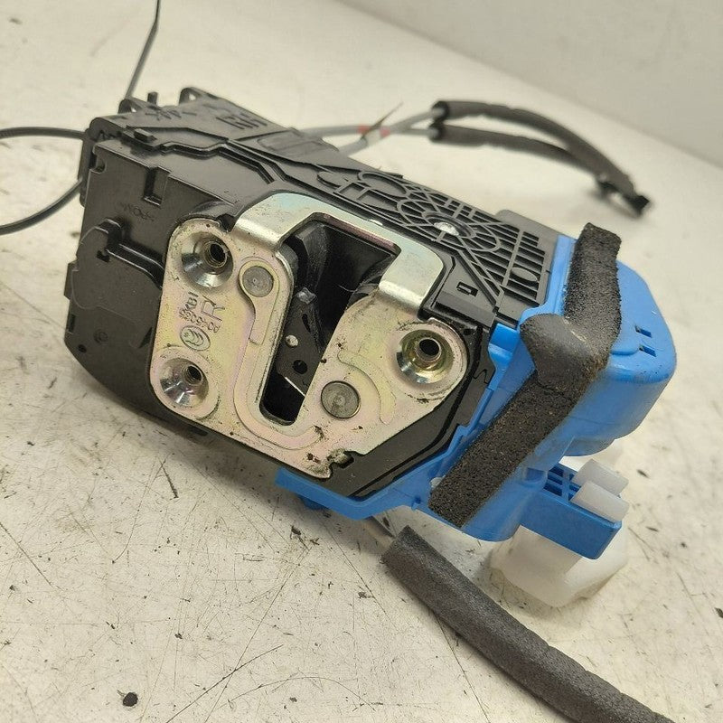 Hyundai Veloster Door Latch Lock Right Passenger Front  2017 2016 2015