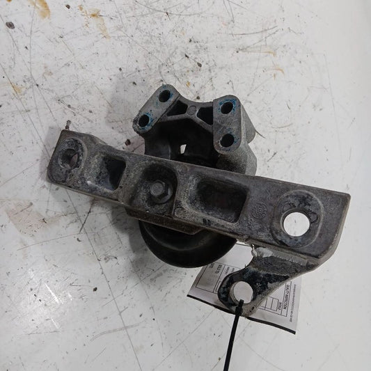 Ford Taurus Engine Motor Mount Right Passenger  2019 2018 2017 2016 20