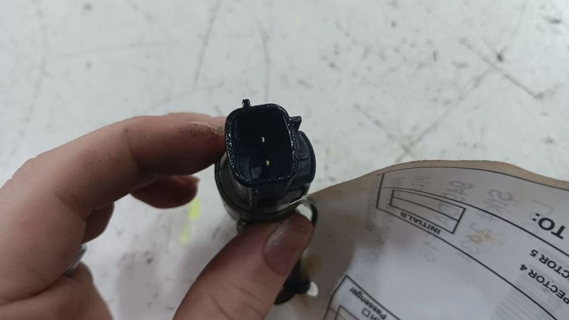 Nissan Rogue Variable Timing Gear Oil Control Valve Solenoid Cylinder 