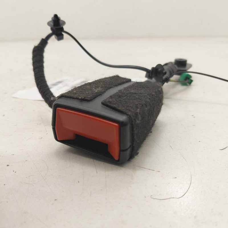 2018 Fiat 500 X Model Driver Left Front Seat Belt Buckle Latch