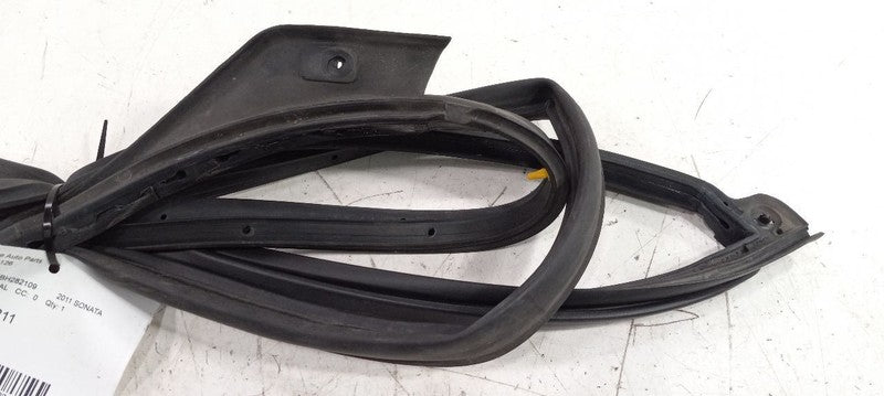Hyundai Sonata On Door Seal Rubber Right Passenger Front 2011 2012 2013