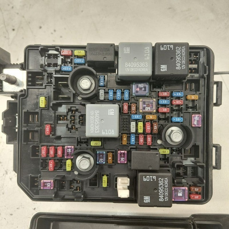 Fuse Box Engine Opt L3T Fits 20-25 Buick Encore GX