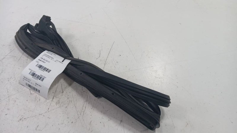 Subaru Impreza On Door Seal Rubber Right Passenger Rear Back  2017 201