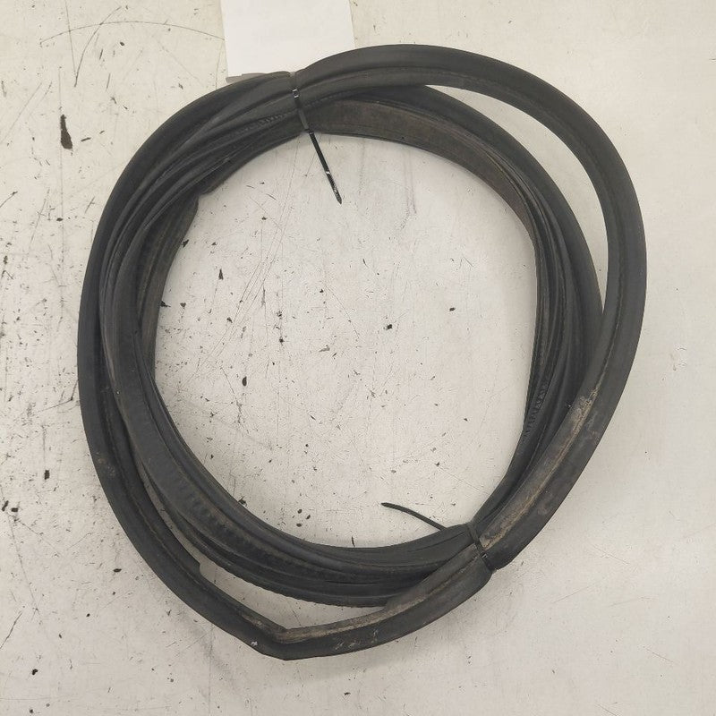 Nissan Versa Note Trunk Lid Hatch Door Rear Back Rubber Seal  2019 201