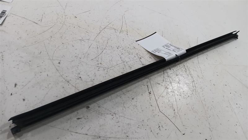 Buick Lacrosse Passenger Right Front Weather Strip Interior  2017 2018
