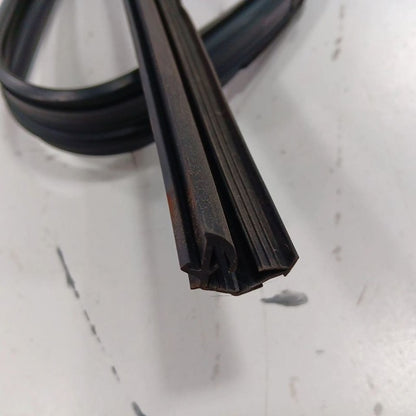 Subaru Outback Legacy Door Glass Window Seal Rubber Left Driver Front 