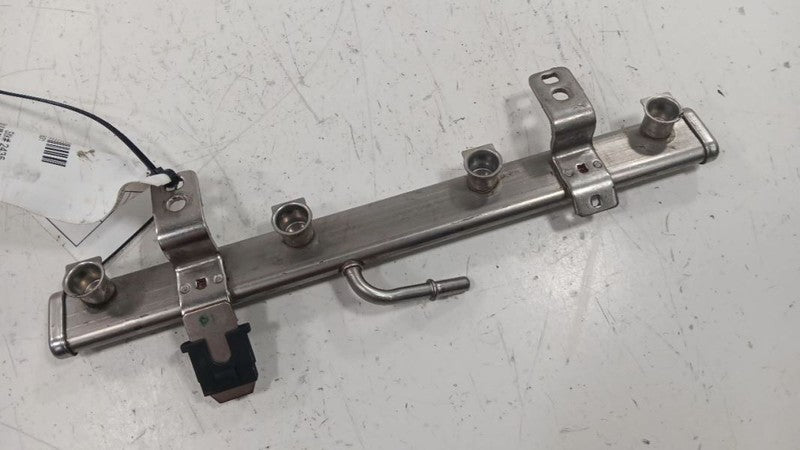 Chrysler 200 Fuel Rail Injection Injector Mount Bar  2015 2016 2017