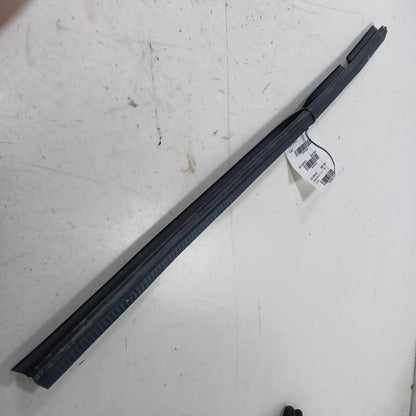 Buick Encore Left Front Weather Strip Interior  2017 2018 2019 2020 OE
