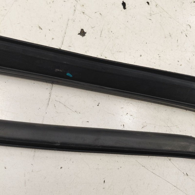 Volvo S60 Door Glass Window Seal Rubber Left Driver Rear Back  2018 20