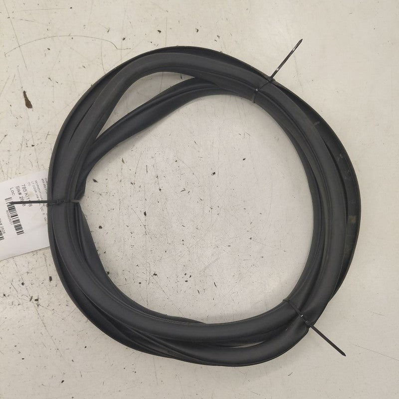 Kia Sorento On Body Door Jamb Seal Gasket Front Left Driver  2018 2017