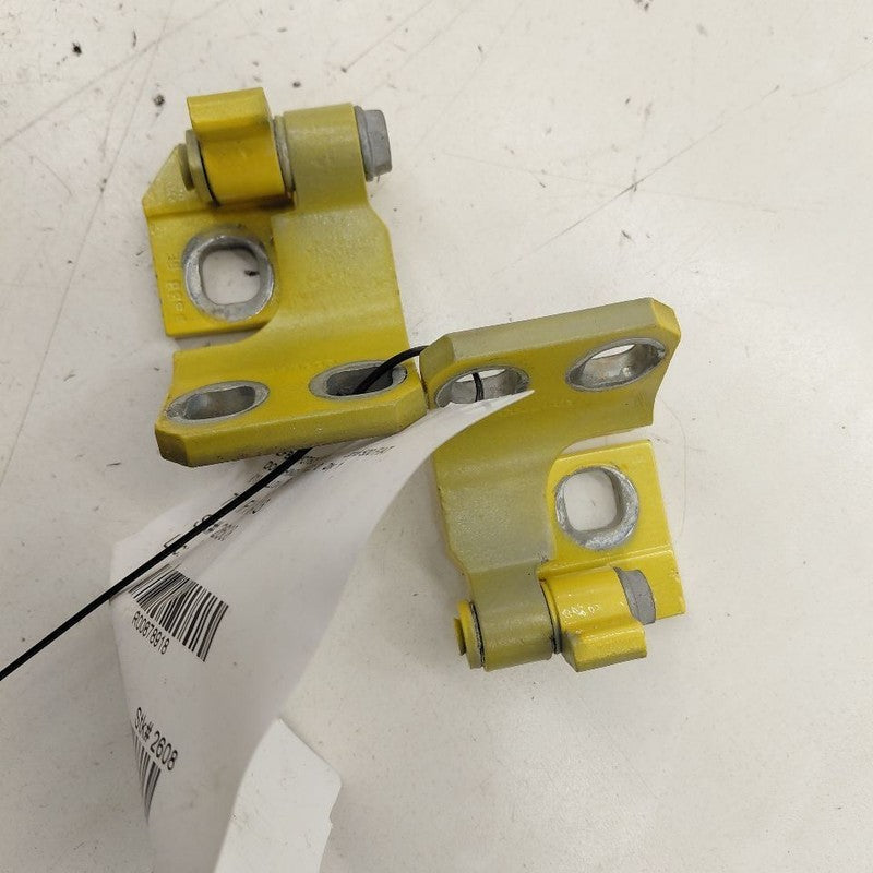Fiat 500 X Model   Door Hinge Set Left Front Driver  2016 2017