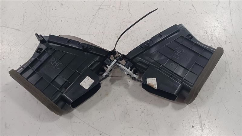 Chrysler 200 Dash Air Vent Center Middle  2015 2016 2017 OEM