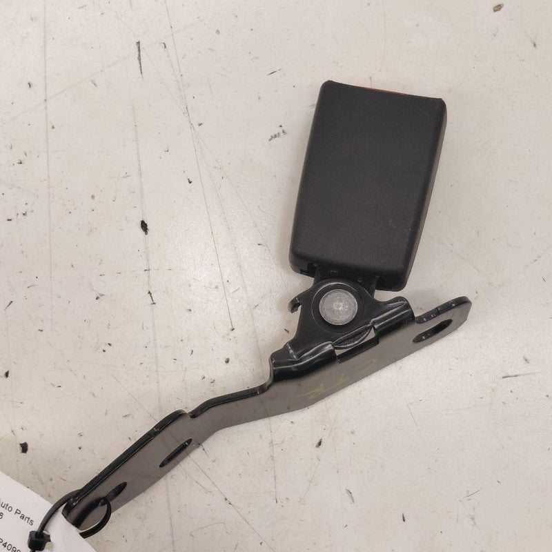 Fiat 500 X Model   Center Rear Back Seat Belt Buckle Latch 2016 2017